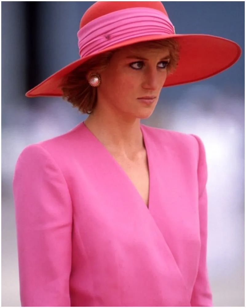 From Blush to Fuchsia: 25+ Outfits That Prove Princess Diana Was in ...