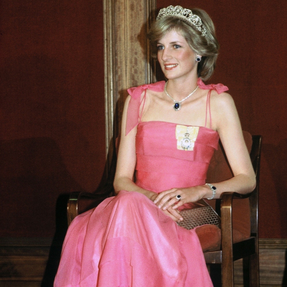 From Blush to Fuchsia: 25+ Outfits That Prove Princess Diana Was in ...